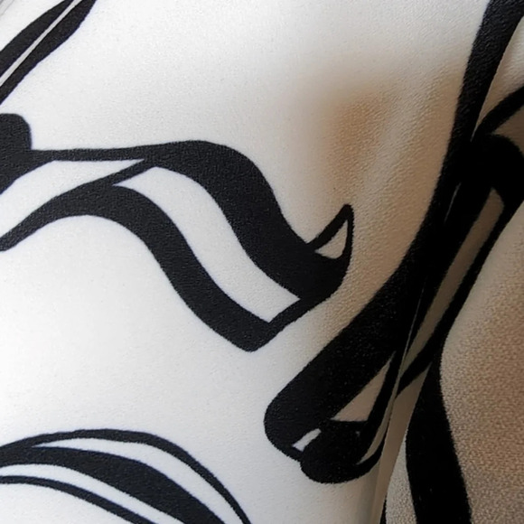 NWT Love Moschino dress. Size 6 or 8. See description - Picture 11 of 16